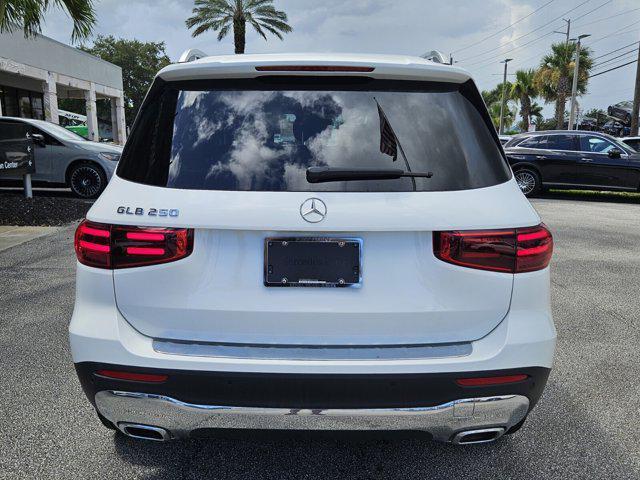 new 2024 Mercedes-Benz GLB 250 car, priced at $51,215