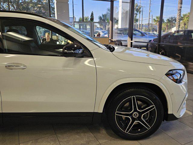 new 2025 Mercedes-Benz GLA 250 car, priced at $52,595