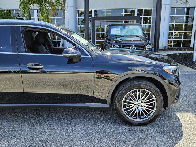 new 2025 Mercedes-Benz GLC 300 car, priced at $55,405