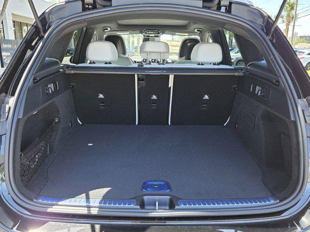 new 2025 Mercedes-Benz GLC 300 car, priced at $59,835