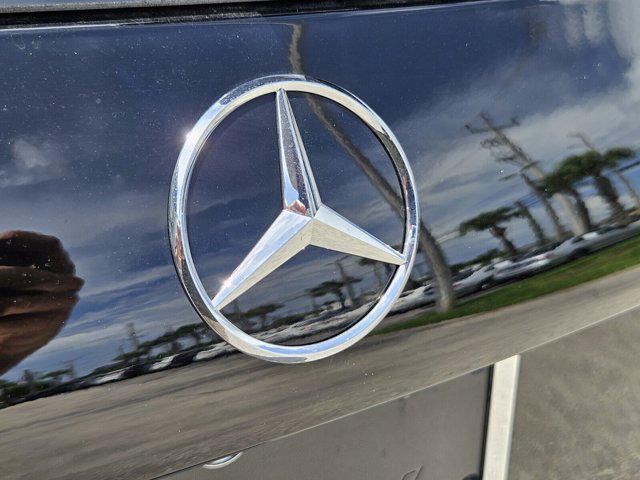 new 2025 Mercedes-Benz GLB 250 car, priced at $52,385