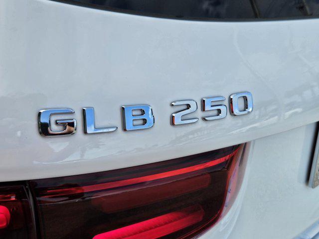 new 2025 Mercedes-Benz GLB 250 car, priced at $52,025