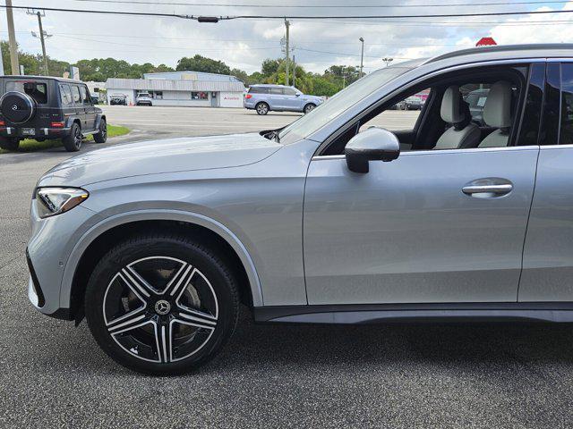 new 2025 Mercedes-Benz GLC 300 car, priced at $61,565