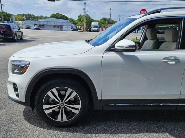 new 2025 Mercedes-Benz GLB 250 car, priced at $47,145