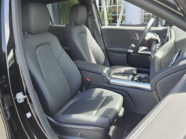 new 2025 Mercedes-Benz GLA 250 car, priced at $46,680