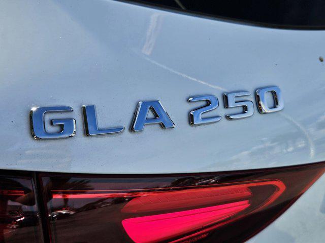 new 2025 Mercedes-Benz GLA 250 car, priced at $45,845