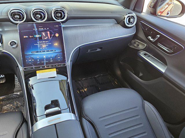 new 2025 Mercedes-Benz GLC 300 car, priced at $60,205