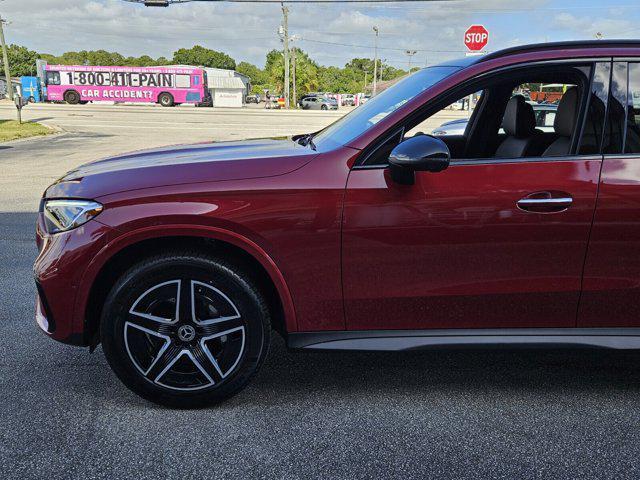 new 2025 Mercedes-Benz GLC 300 car, priced at $60,205