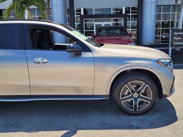 new 2024 Mercedes-Benz GLC 300 car, priced at $63,295