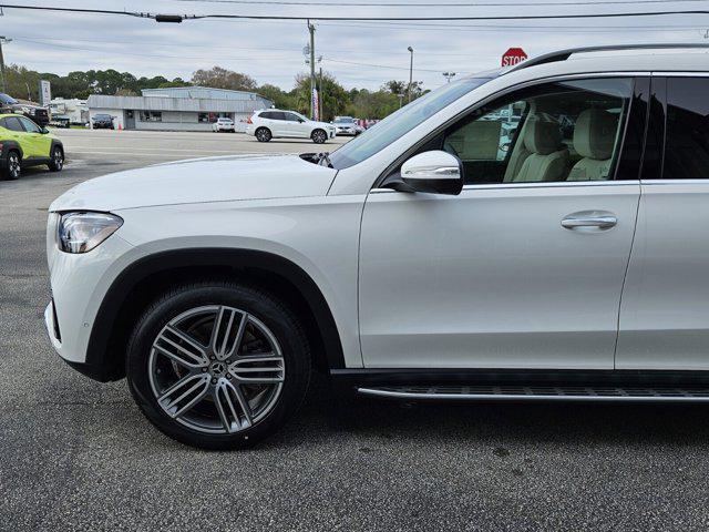 new 2025 Mercedes-Benz GLS 450 car, priced at $91,800