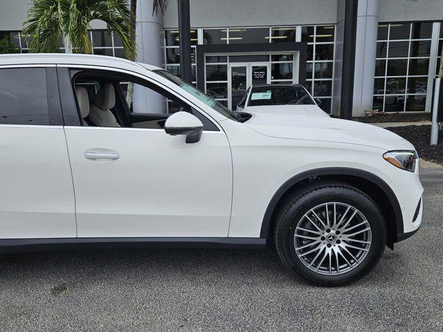 new 2025 Mercedes-Benz GLC 300 car, priced at $51,385