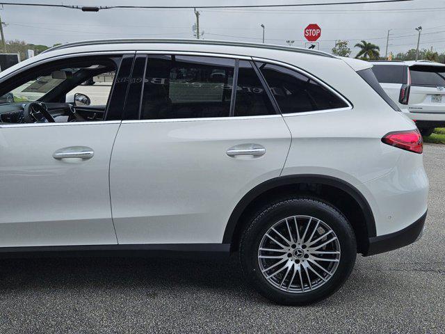 new 2025 Mercedes-Benz GLC 300 car, priced at $51,385