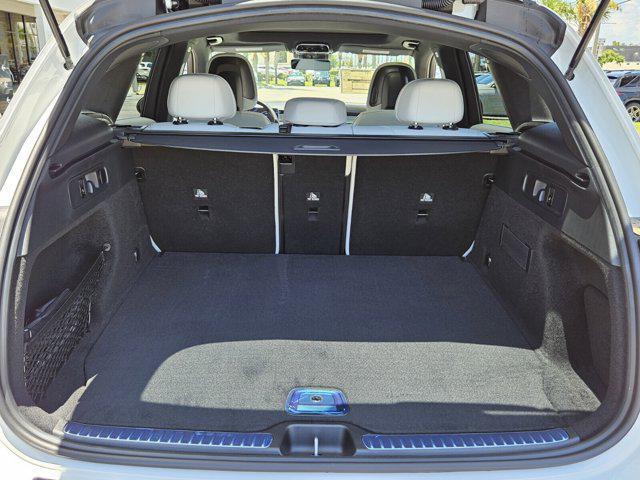 new 2025 Mercedes-Benz GLC 300 car, priced at $59,305