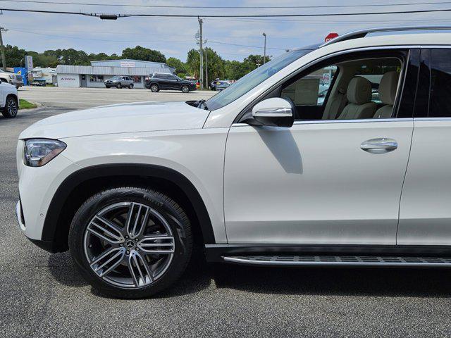 new 2025 Mercedes-Benz GLS 450 car, priced at $91,800
