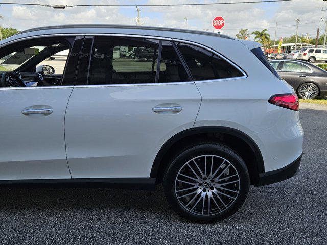 new 2025 Mercedes-Benz GLC 300 car, priced at $54,735