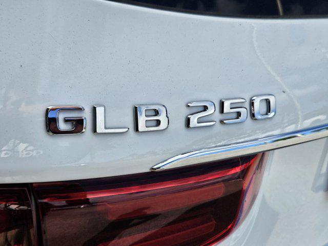 new 2025 Mercedes-Benz GLB 250 car, priced at $50,045