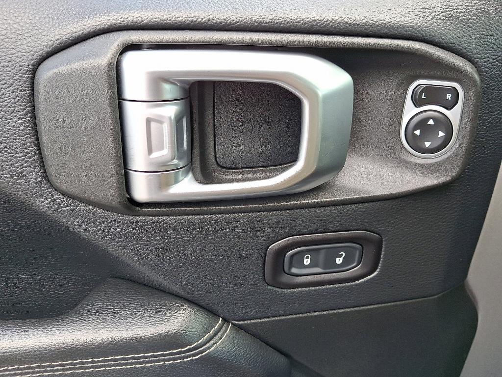 used 2018 Jeep Wrangler Unlimited car, priced at $26,963
