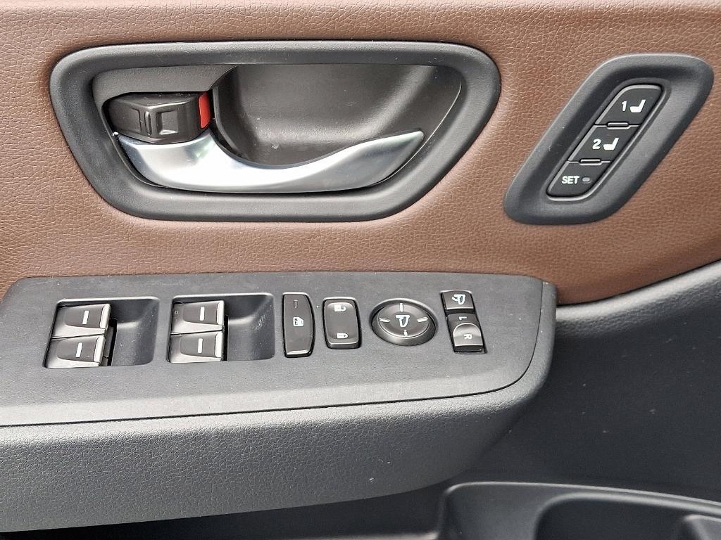 used 2025 Honda Pilot car, priced at $46,933