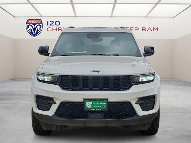 new 2024 Jeep Grand Cherokee car, priced at $42,843