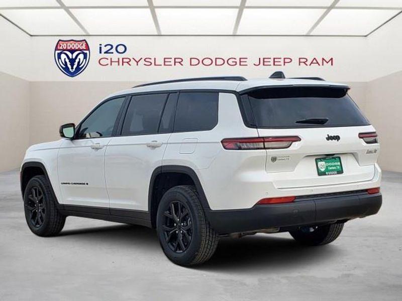 new 2024 Jeep Grand Cherokee L car, priced at $43,977