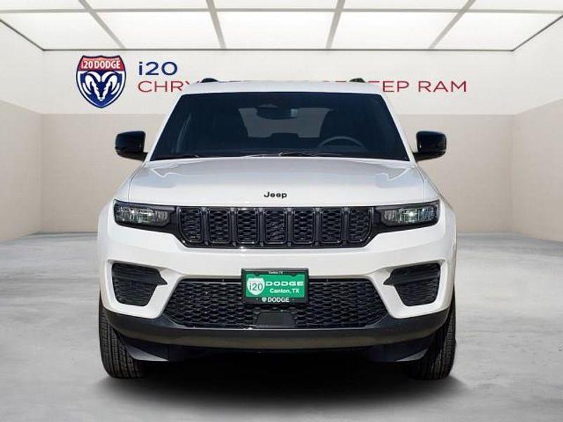 new 2024 Jeep Grand Cherokee car, priced at $44,748