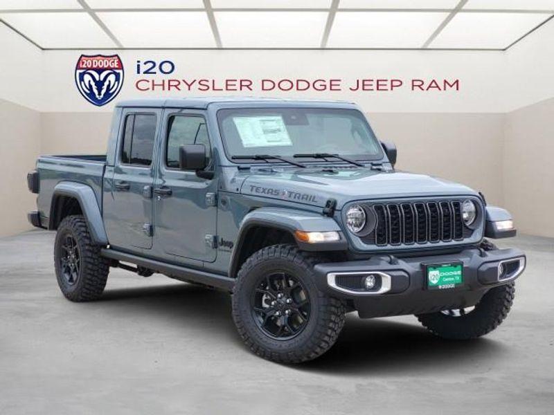 new 2024 Jeep Gladiator car, priced at $49,304