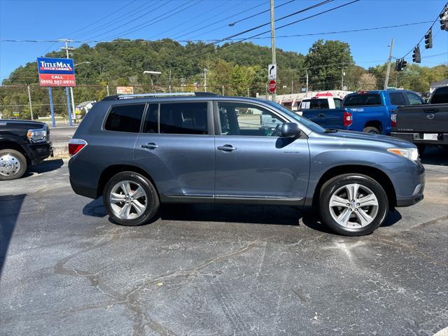 used 2013 Toyota Highlander car, priced at $14,900