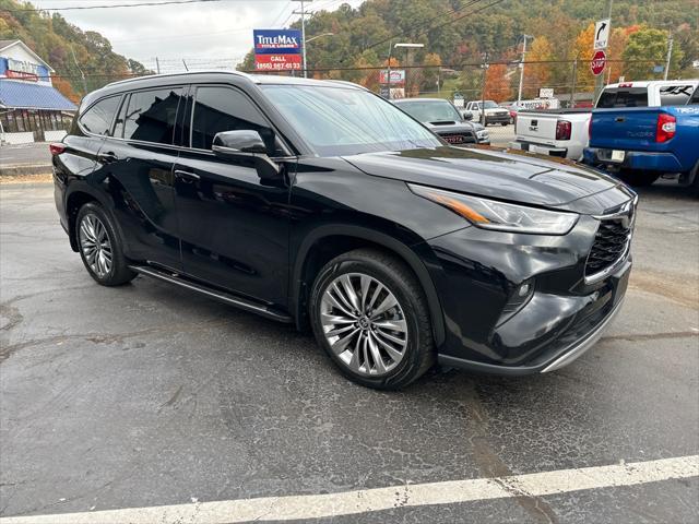 used 2020 Toyota Highlander car, priced at $27,900