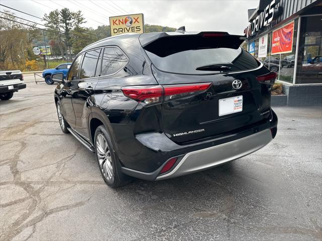 used 2020 Toyota Highlander car, priced at $27,900