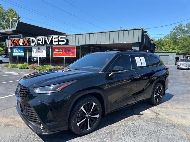 used 2021 Toyota Highlander car, priced at $35,900