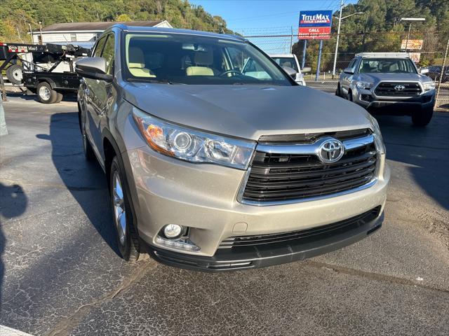 used 2016 Toyota Highlander car, priced at $14,900