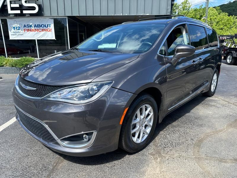 used 2020 Chrysler Pacifica car, priced at $18,900