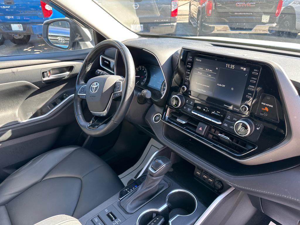 used 2021 Toyota Highlander car, priced at $24,500