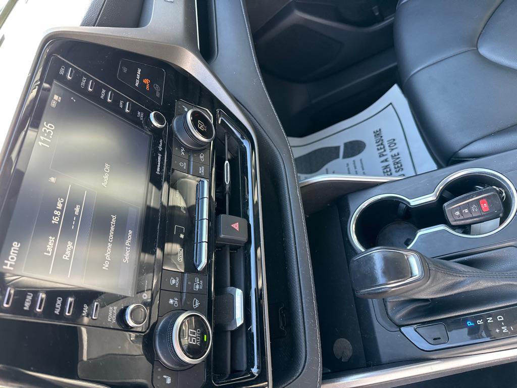 used 2021 Toyota Highlander car, priced at $24,500