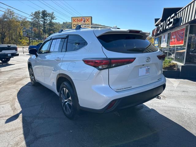 used 2021 Toyota Highlander car, priced at $25,900