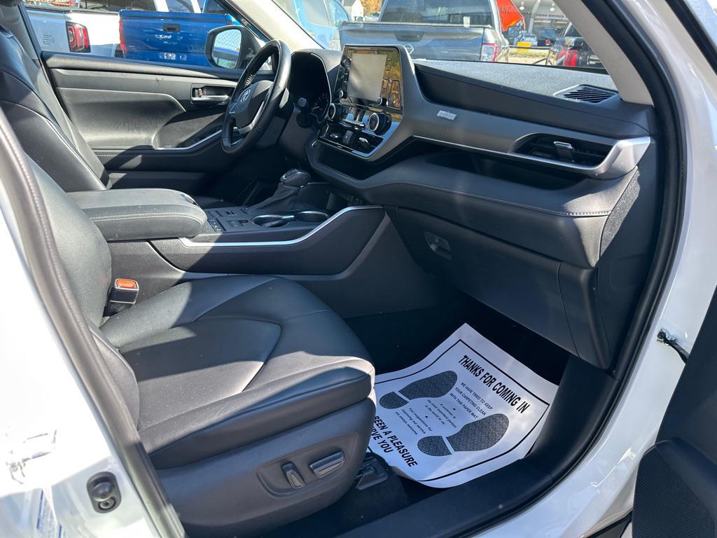 used 2021 Toyota Highlander car, priced at $24,500