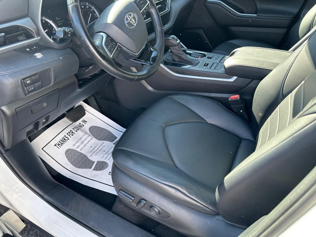 used 2021 Toyota Highlander car, priced at $24,500