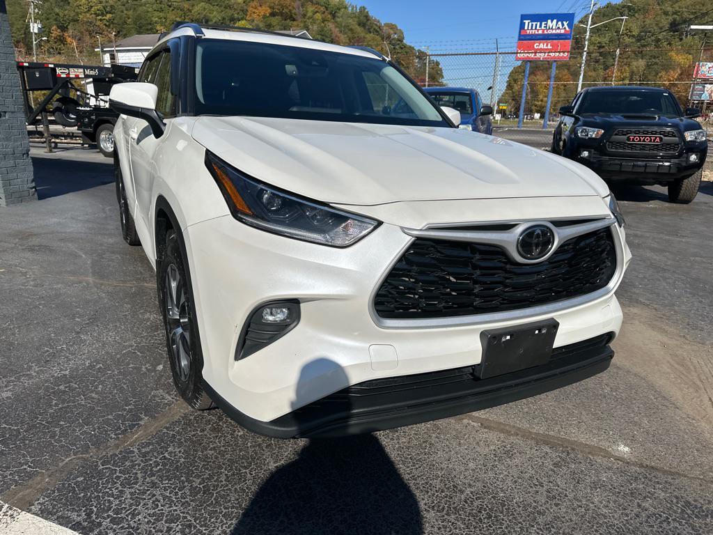 used 2021 Toyota Highlander car, priced at $24,500