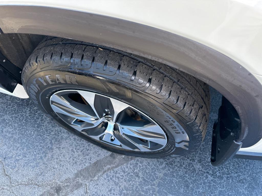 used 2021 Toyota Highlander car, priced at $24,500