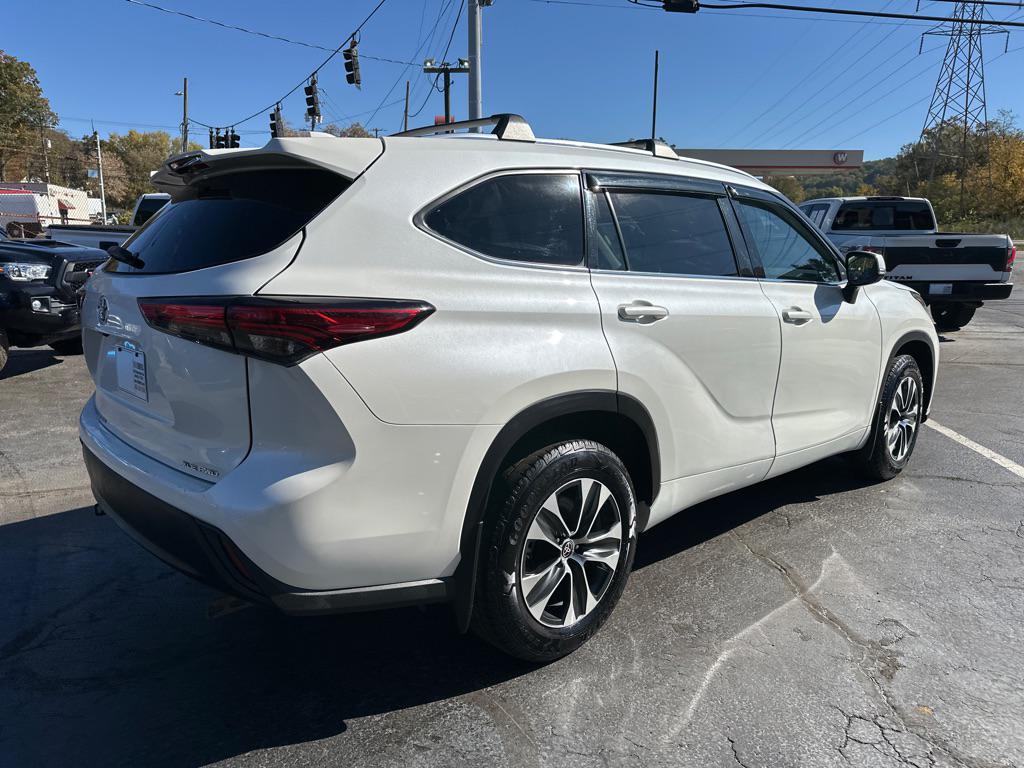 used 2021 Toyota Highlander car, priced at $24,500