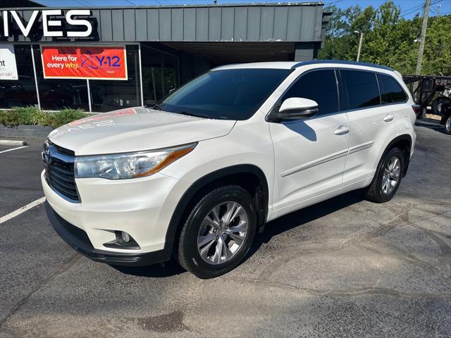 used 2015 Toyota Highlander car, priced at $18,900