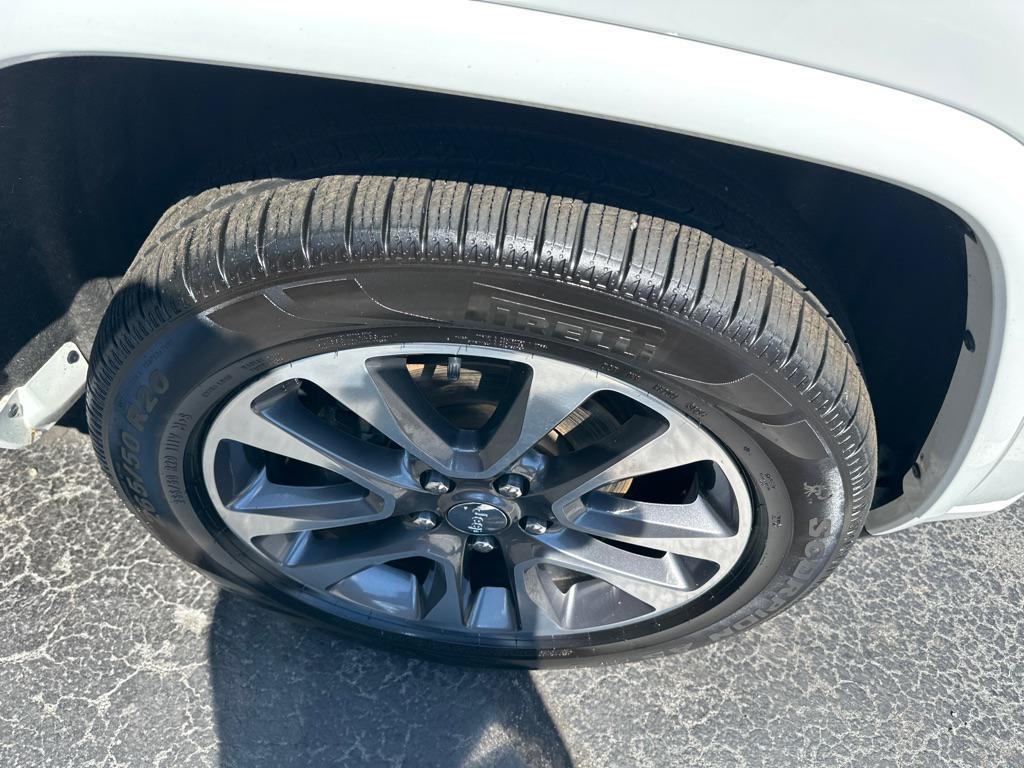 used 2017 Jeep Grand Cherokee car, priced at $13,900