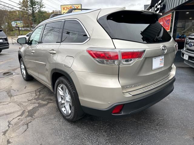 used 2015 Toyota Highlander car, priced at $13,900