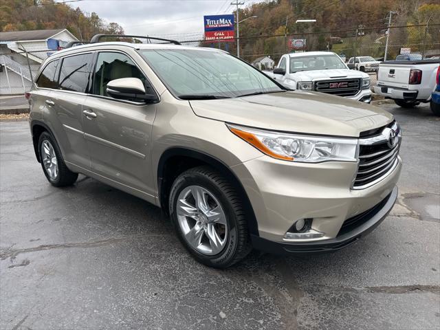 used 2015 Toyota Highlander car, priced at $13,900