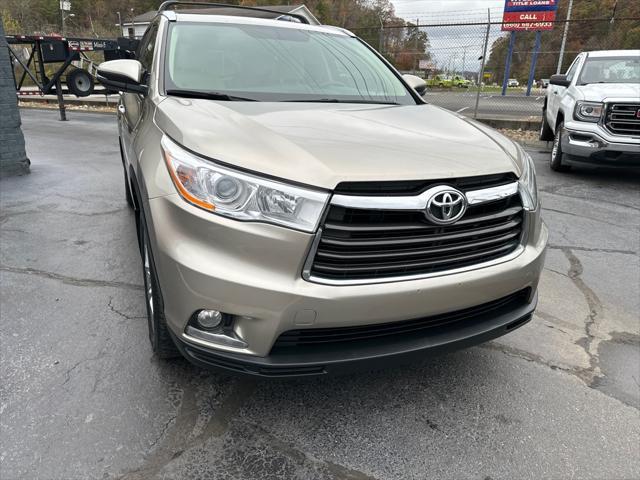 used 2015 Toyota Highlander car, priced at $13,900