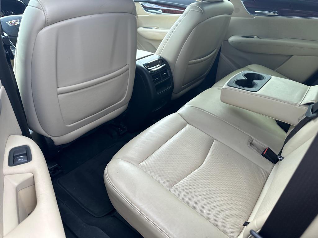 used 2018 Cadillac XT5 car, priced at $11,900