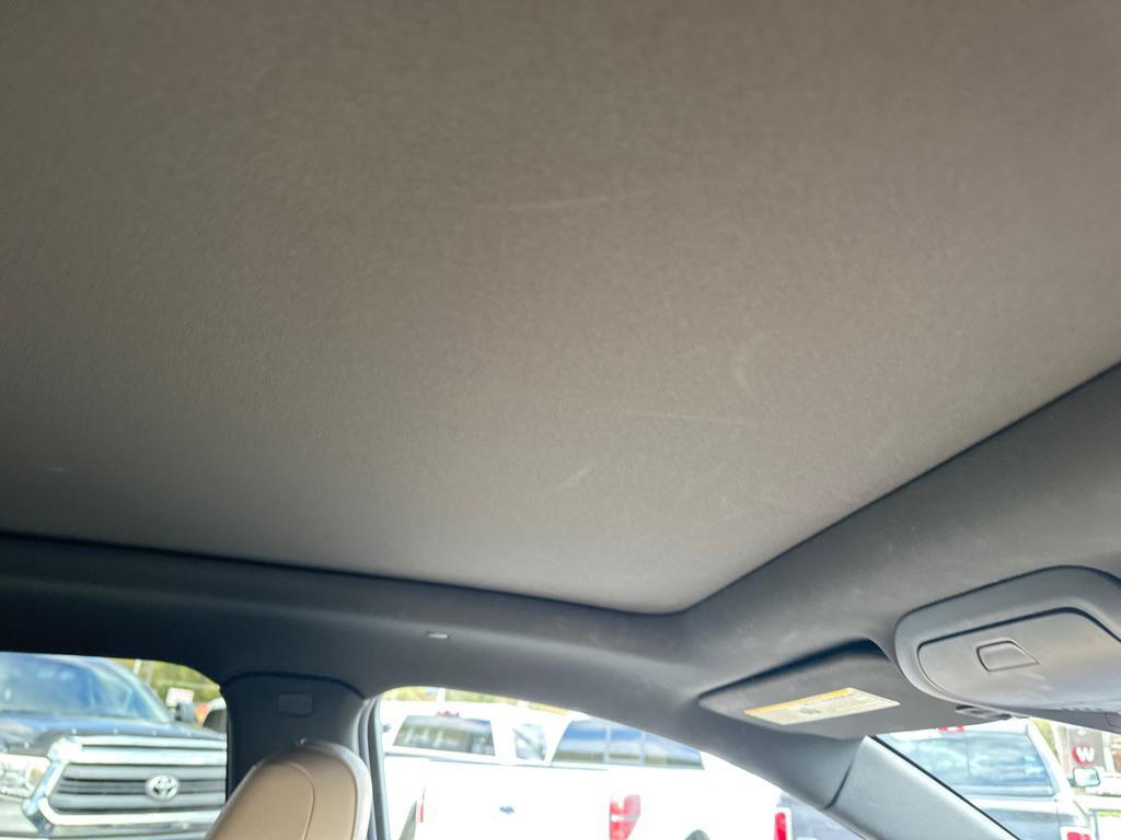 used 2018 Cadillac XT5 car, priced at $11,900