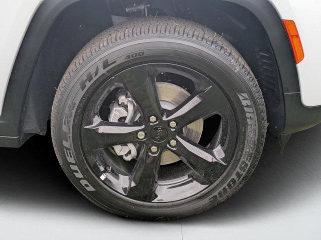 new 2025 Jeep Grand Cherokee car, priced at $36,775