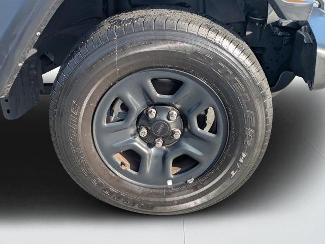 used 2023 Jeep Gladiator car, priced at $28,316