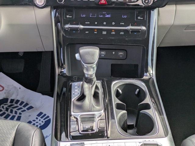 used 2022 Kia Carnival car, priced at $31,800